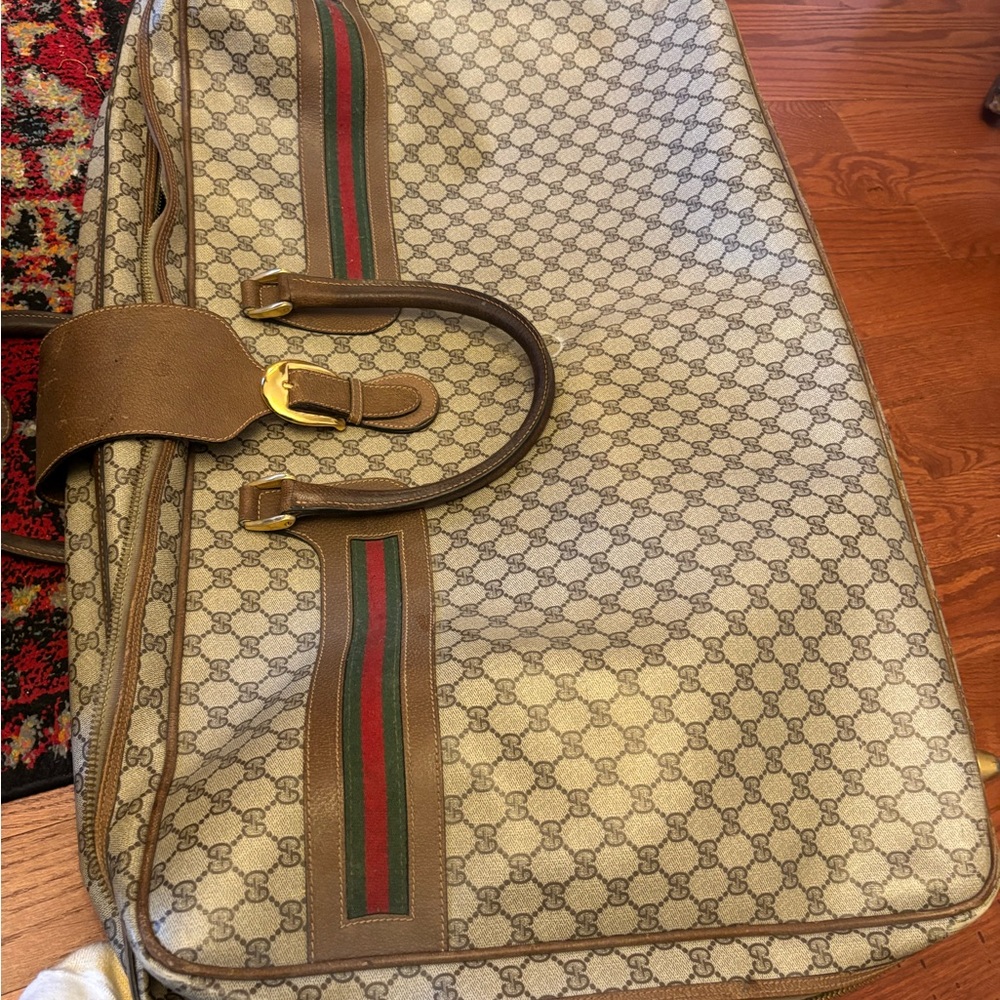 Gucci Beige Monogram Travel Bag with Green and Red Web Stripe - Picture 6 of 6
